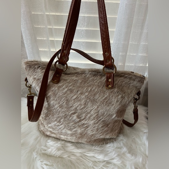 WILD GOOSE COWHIDE HOBO PURSE - Picture 4 of 7
